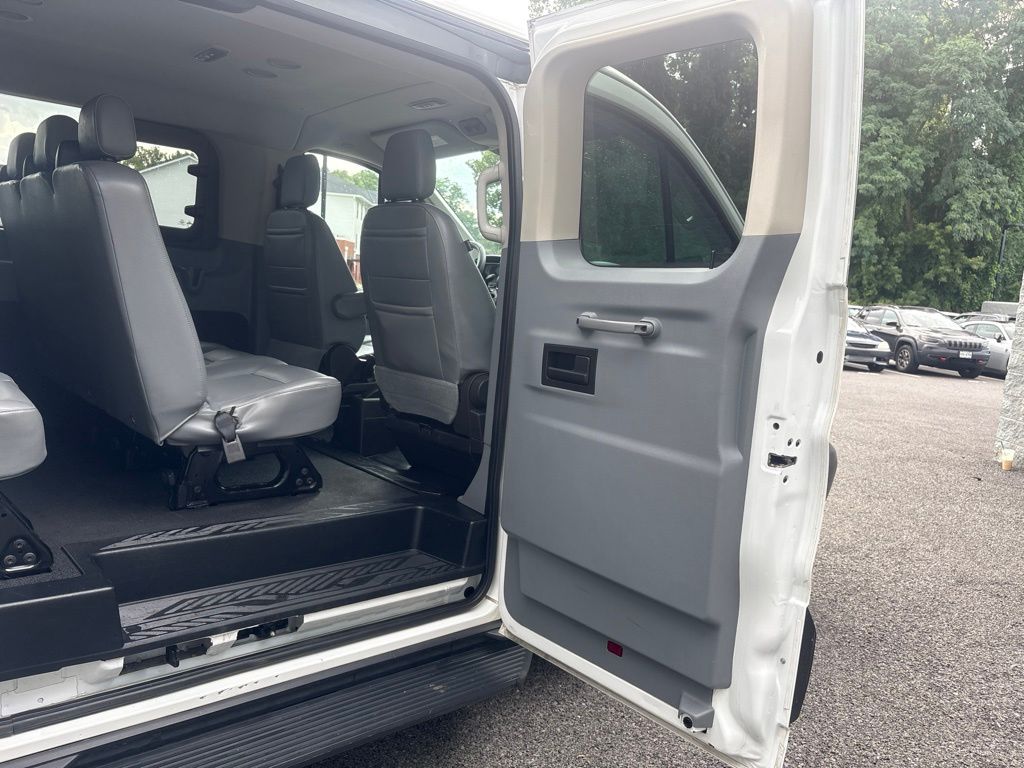 Thumbnail: 2017 Ford Transit Series - 30