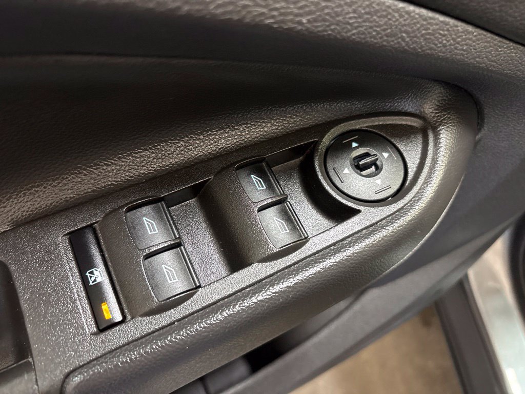 Thumbnail: 2014 Ford Escape - 22