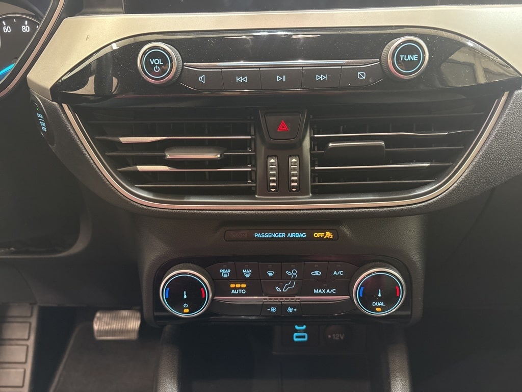 Thumbnail: 2022 Ford Escape - 25