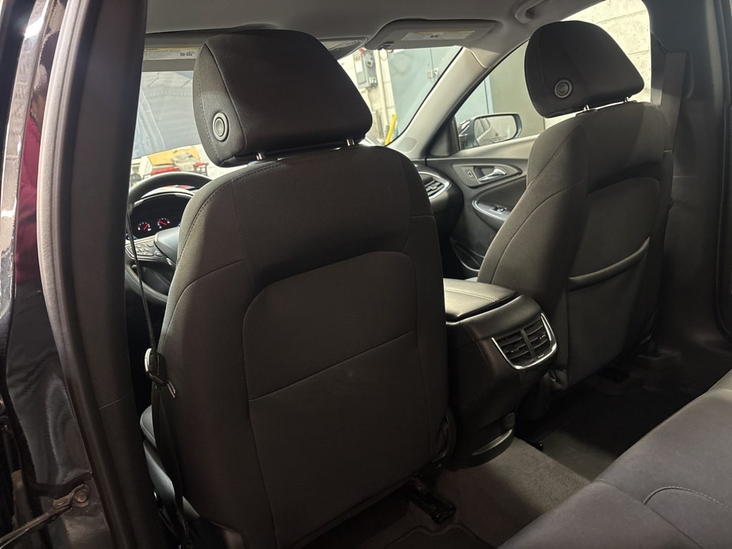 Thumbnail: 2023 Chevrolet Malibu - 11