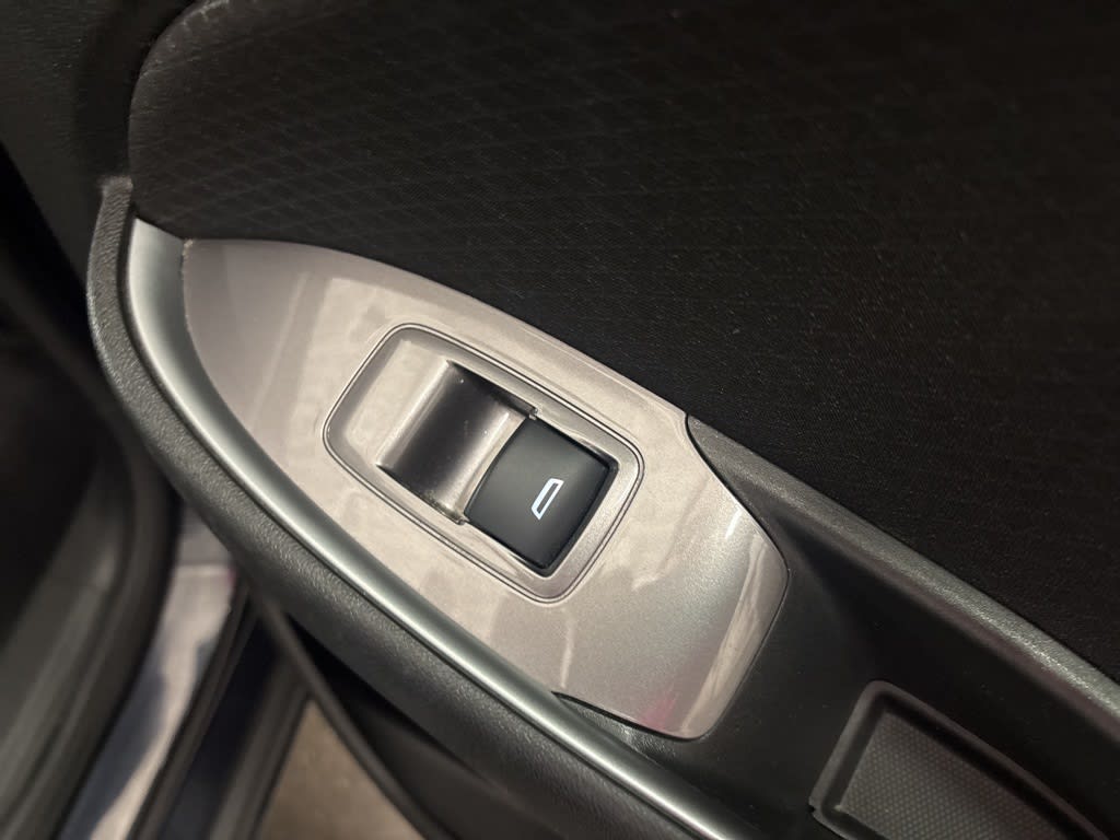 Thumbnail: 2023 Chevrolet Malibu - 6