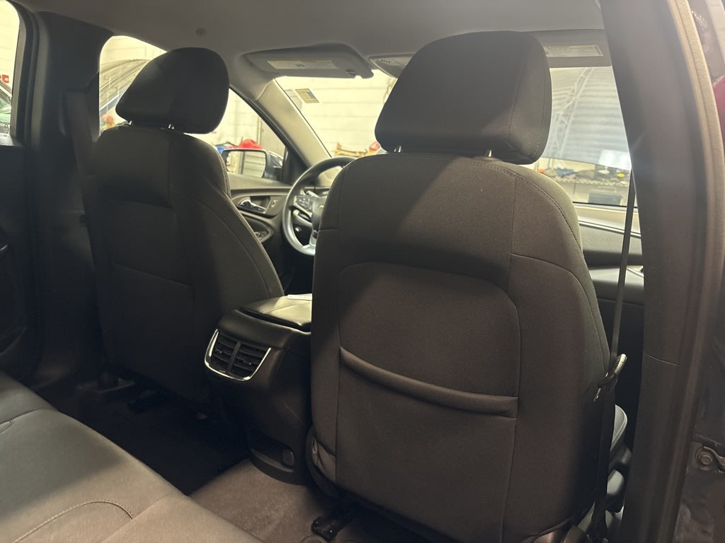 Thumbnail: 2023 Chevrolet Malibu - 10