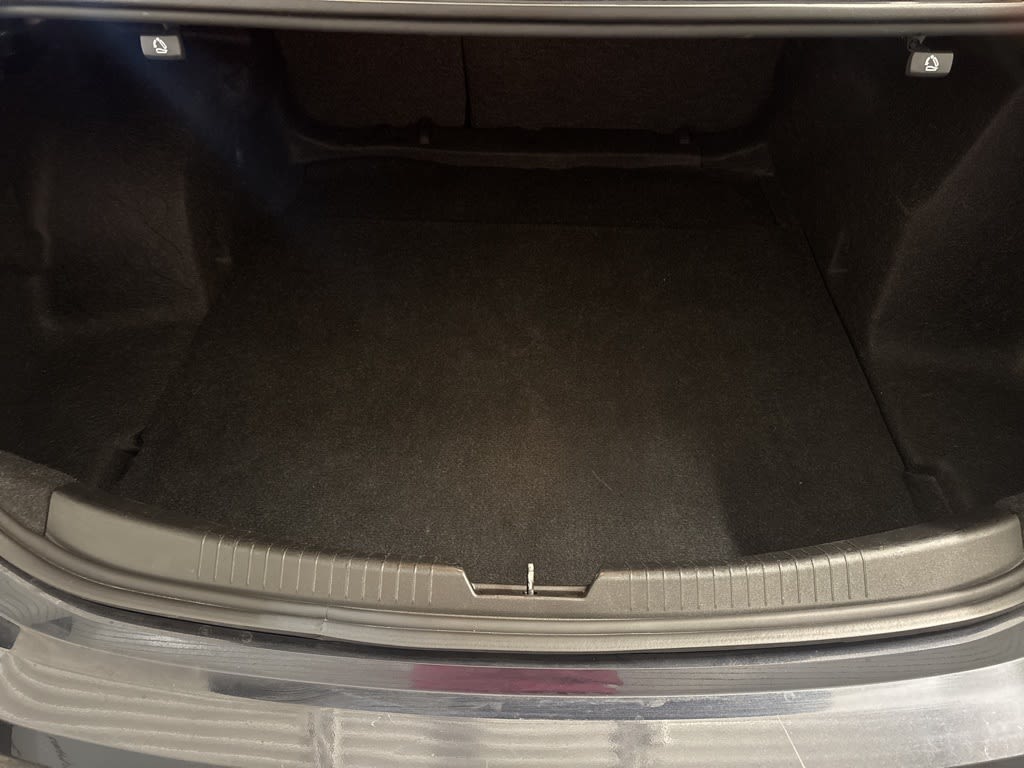 Thumbnail: 2023 Chevrolet Malibu - 16