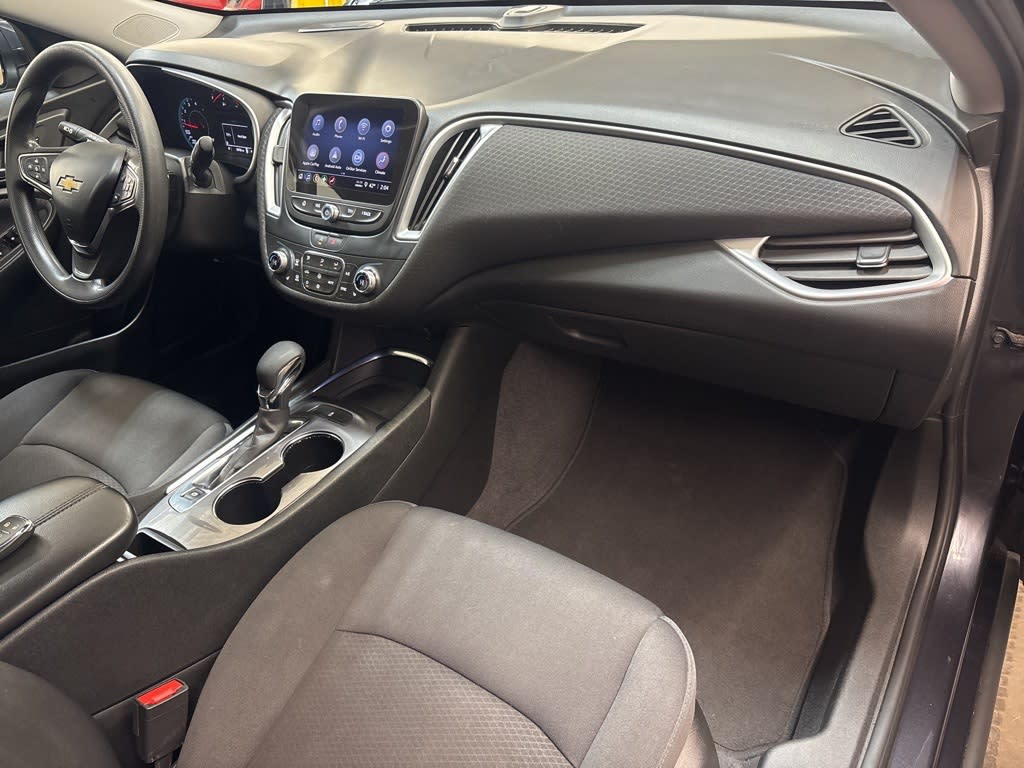 Thumbnail: 2023 Chevrolet Malibu - 12