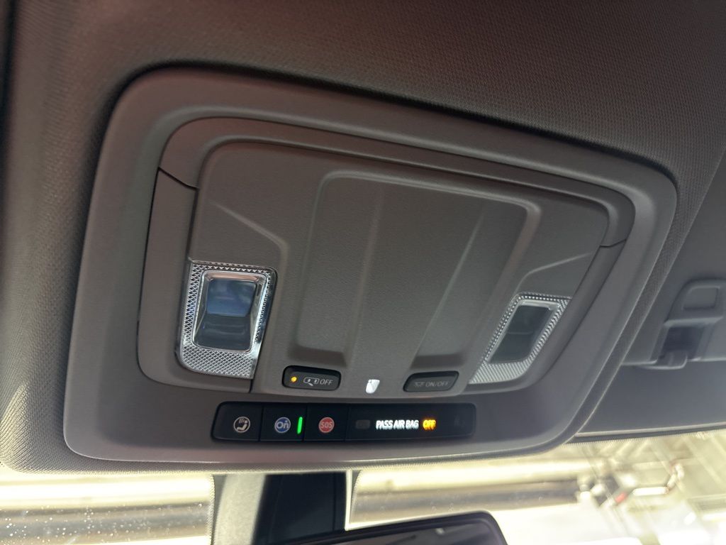 Thumbnail: 2022 Chevrolet Silverado 1500 - 27