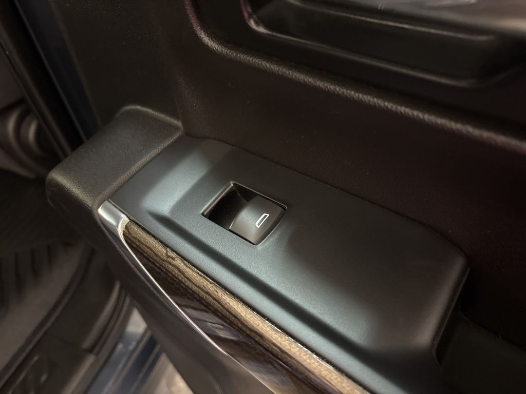 Thumbnail: 2022 Chevrolet Silverado 1500 - 6