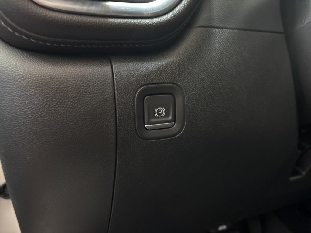 Thumbnail: 2020 Chevrolet Silverado 1500 - 22