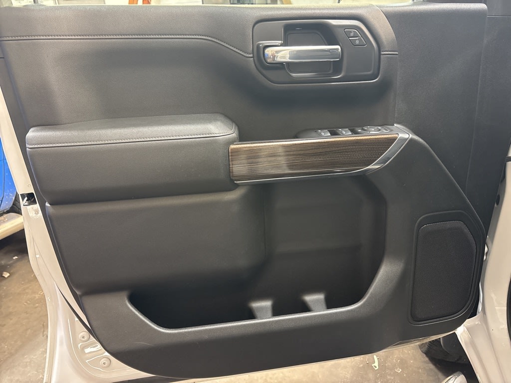 Thumbnail: 2020 Chevrolet Silverado 1500 - 19