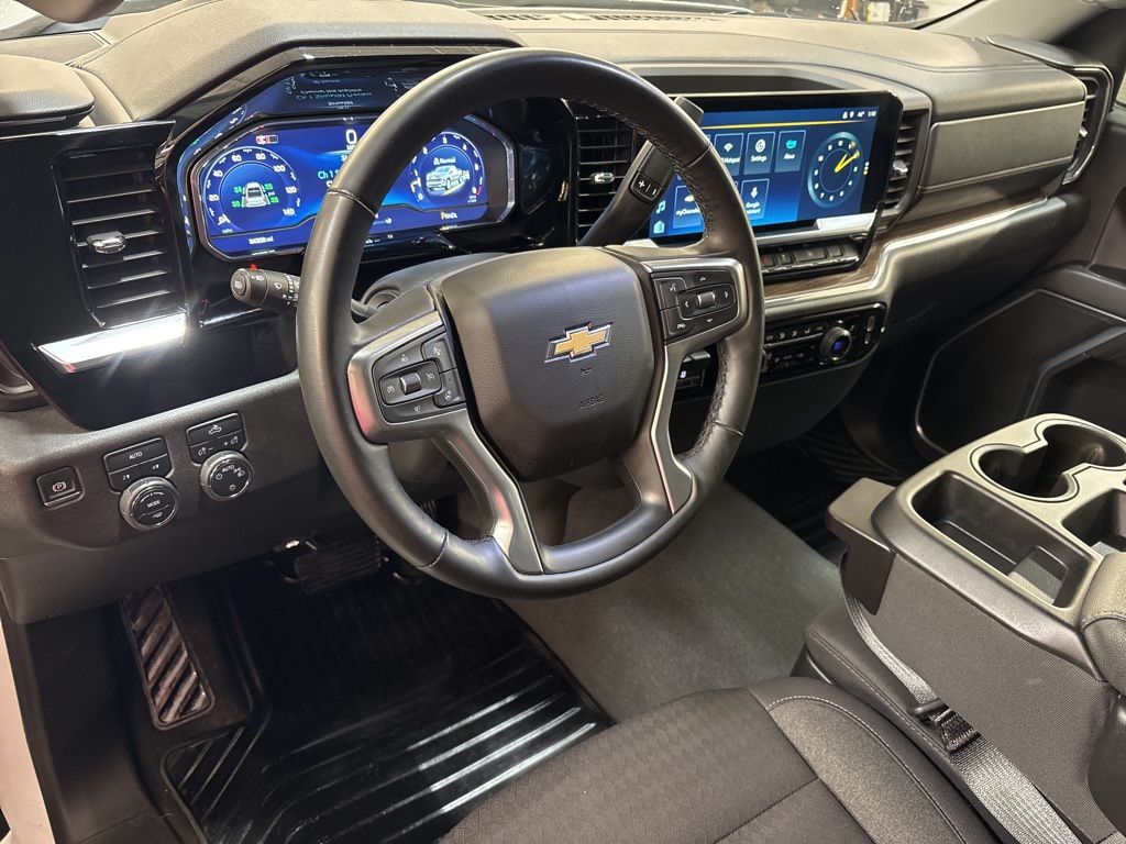 Thumbnail: 2025 Chevrolet Silverado 1500 - 2