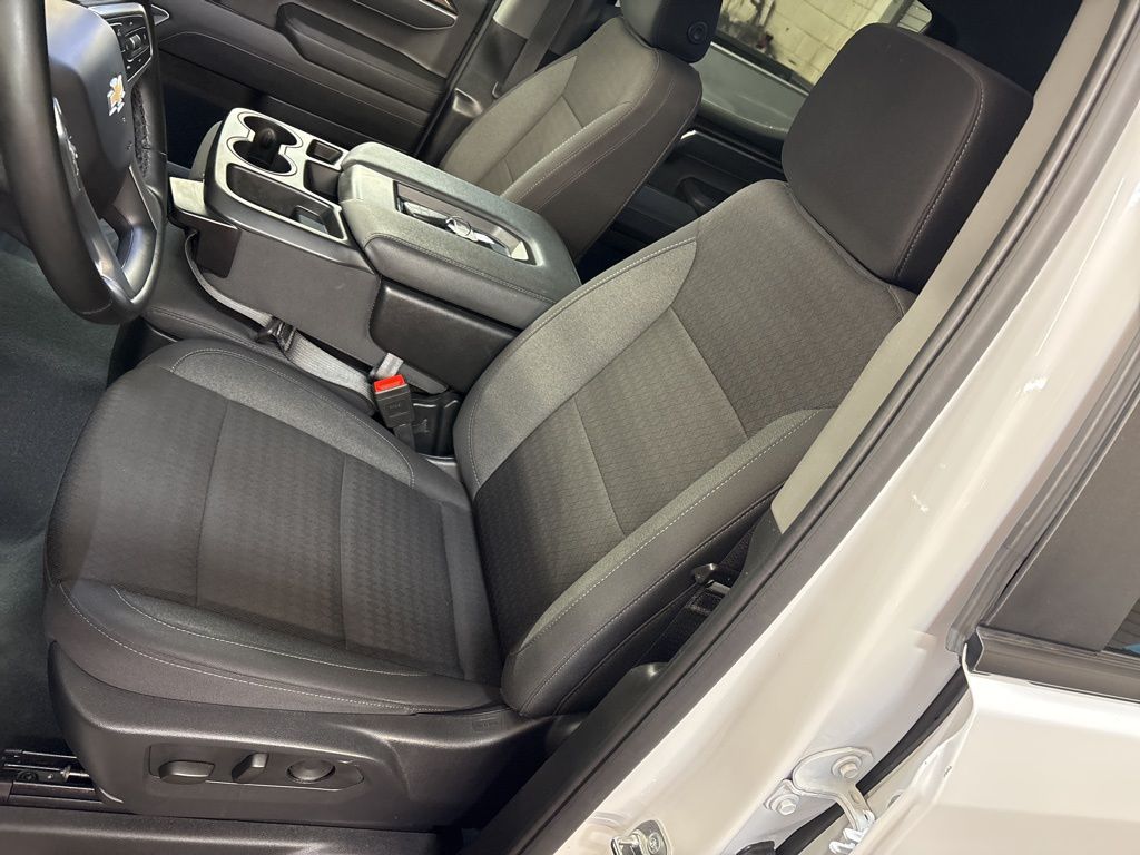 Thumbnail: 2025 Chevrolet Silverado 1500 - 8