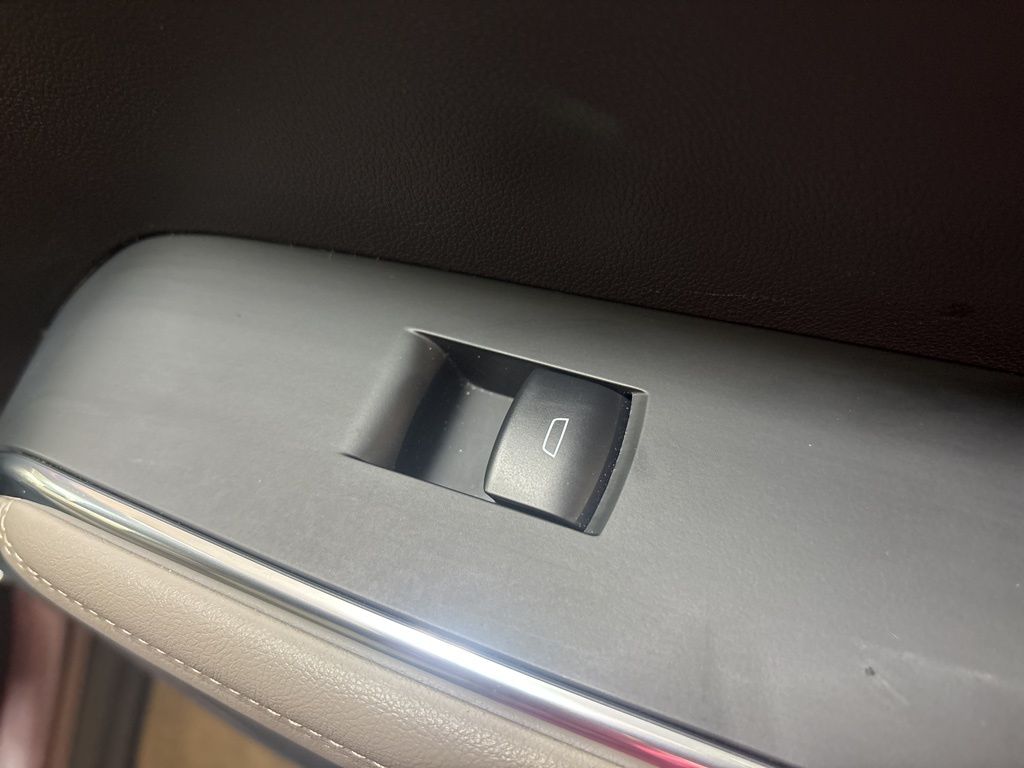 Thumbnail: 2024 GMC Acadia - 43