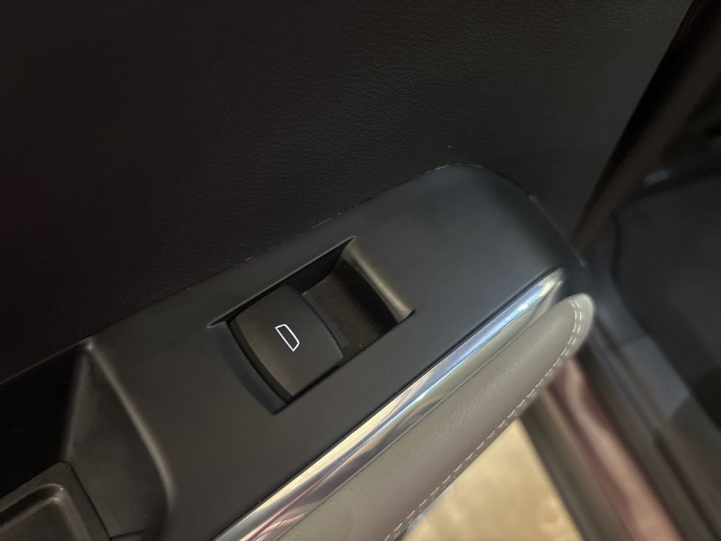 Thumbnail: 2024 GMC Acadia - 32