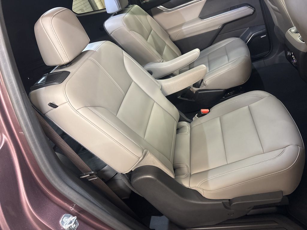 Thumbnail: 2024 GMC Acadia - 39