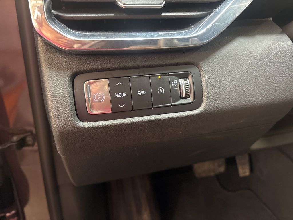 Thumbnail: 2024 GMC Acadia - 24