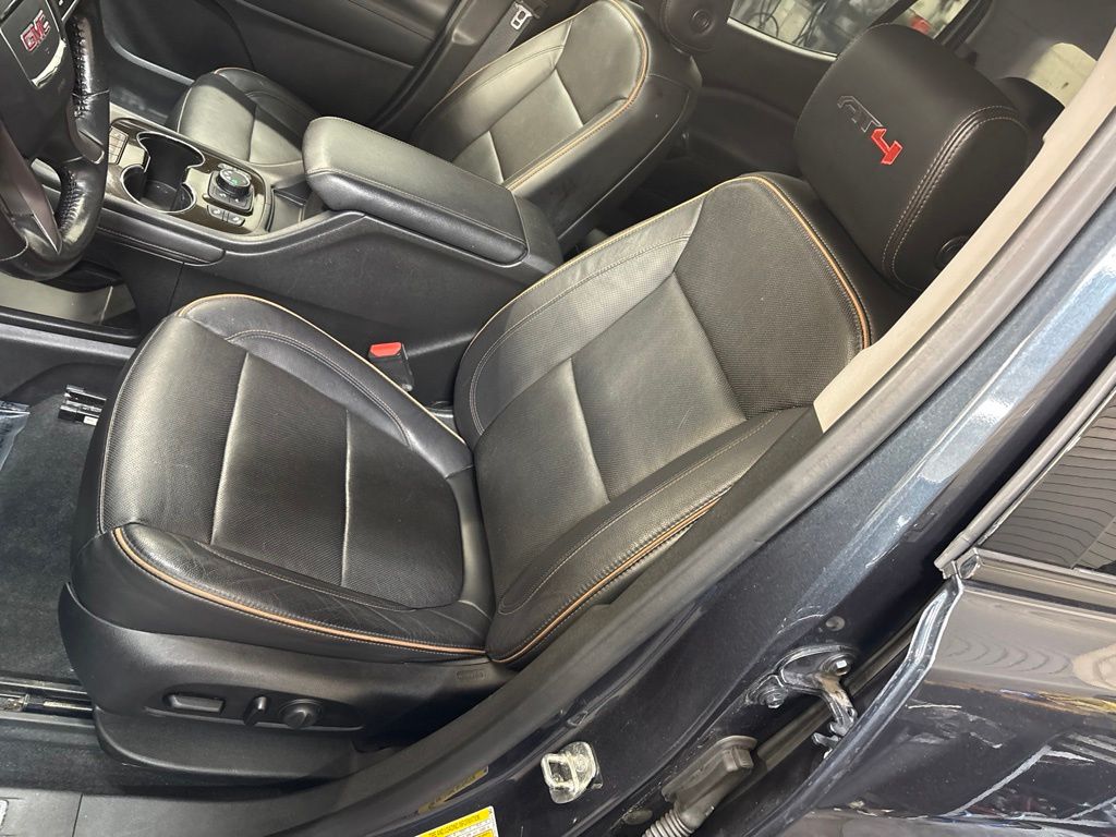 Thumbnail: 2020 GMC Acadia - 10