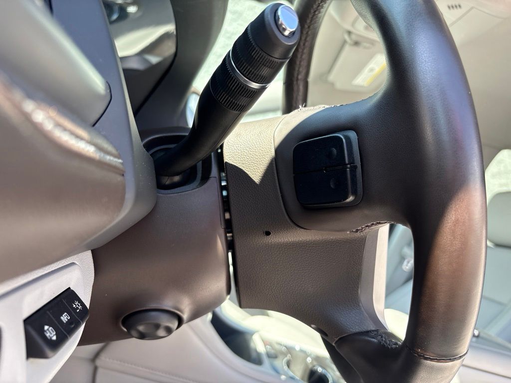 Thumbnail: 2023 GMC Acadia - 9