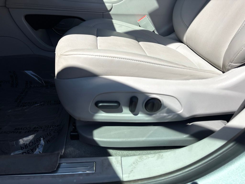 Thumbnail: 2023 GMC Acadia - 25