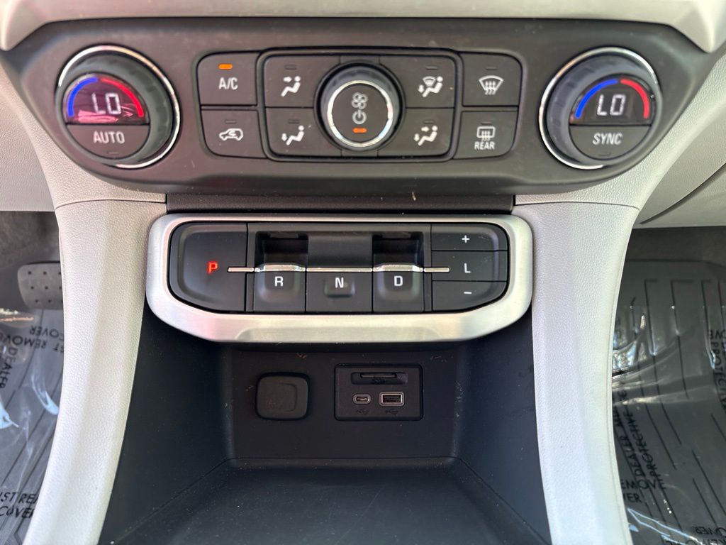 Thumbnail: 2023 GMC Acadia - 26