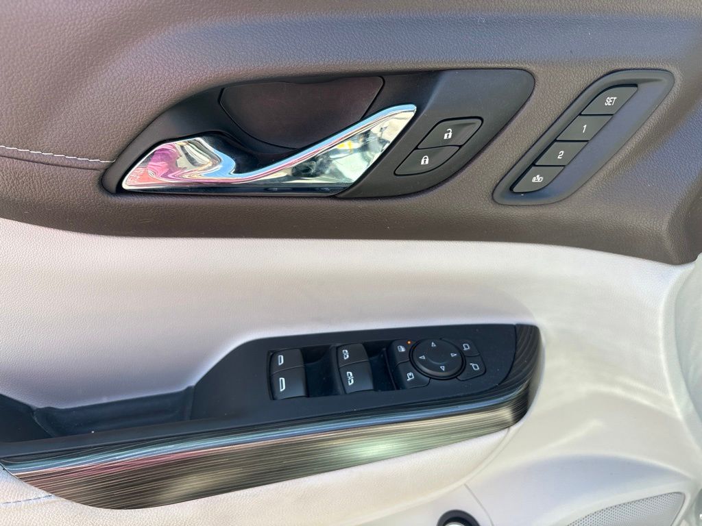 Thumbnail: 2023 GMC Acadia - 22