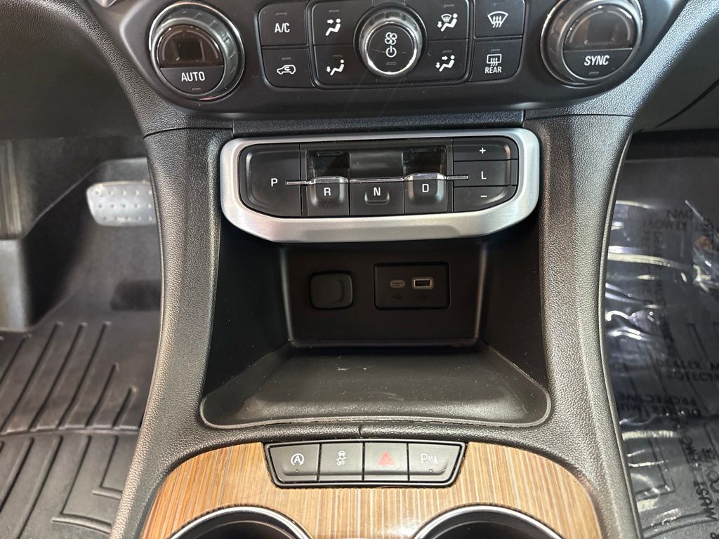 Thumbnail: 2020 GMC Acadia - 26