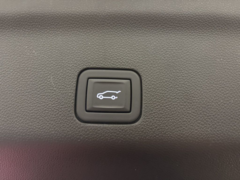 Thumbnail: 2024 Chevrolet Tahoe - 37