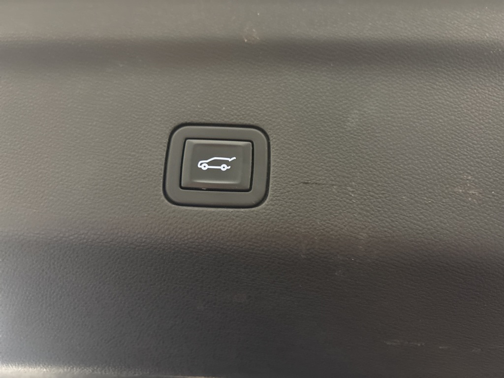 Thumbnail: 2021 Chevrolet Tahoe - 37