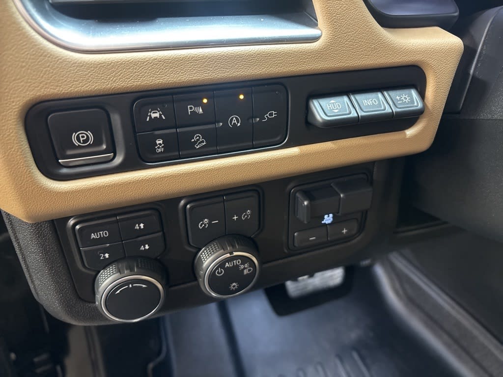 Thumbnail: 2021 Chevrolet Tahoe - 24