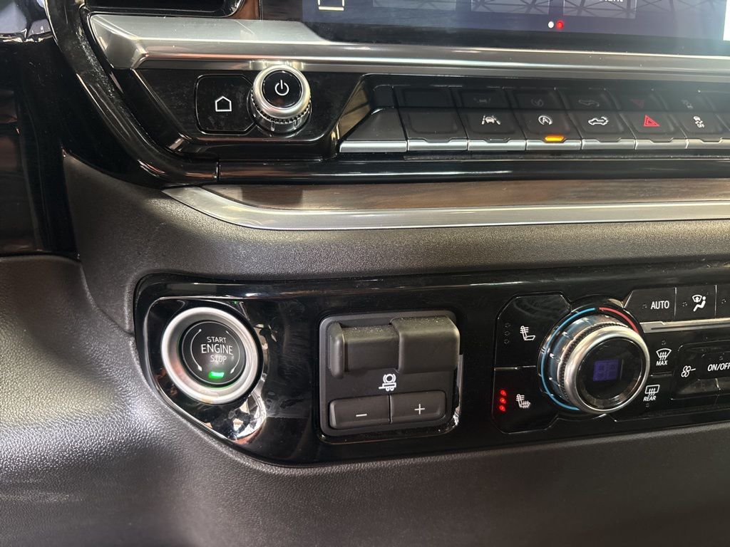 Thumbnail: 2025 GMC Sierra 1500 - 25