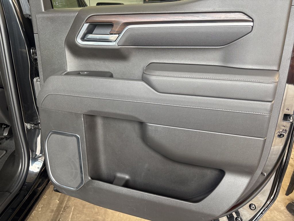 Thumbnail: 2025 GMC Sierra 1500 - 33