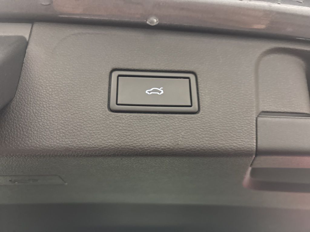 Thumbnail: 2018 Volkswagen Atlas - 36