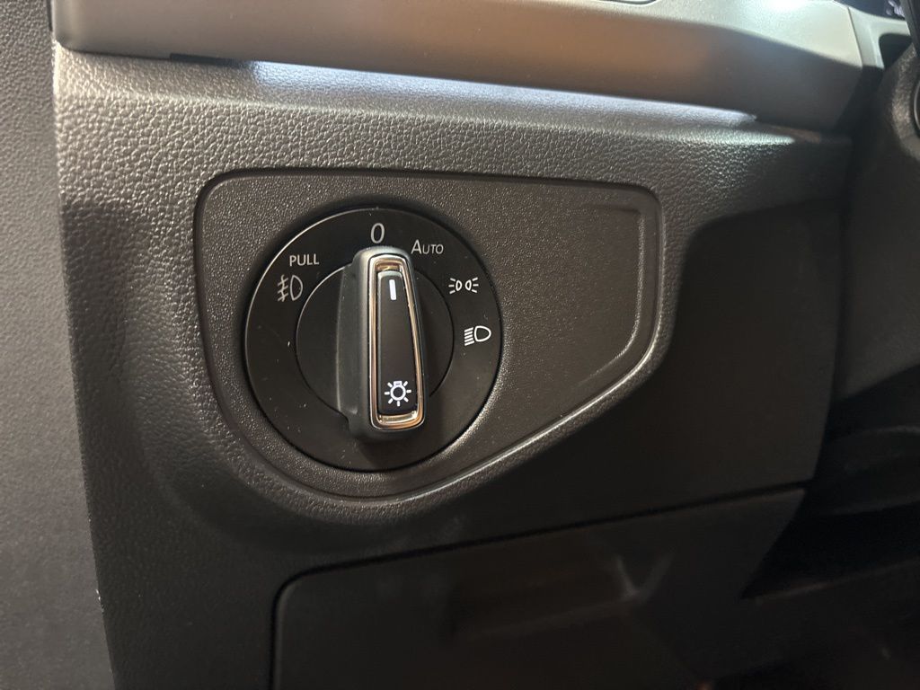 Thumbnail: 2018 Volkswagen Atlas - 24