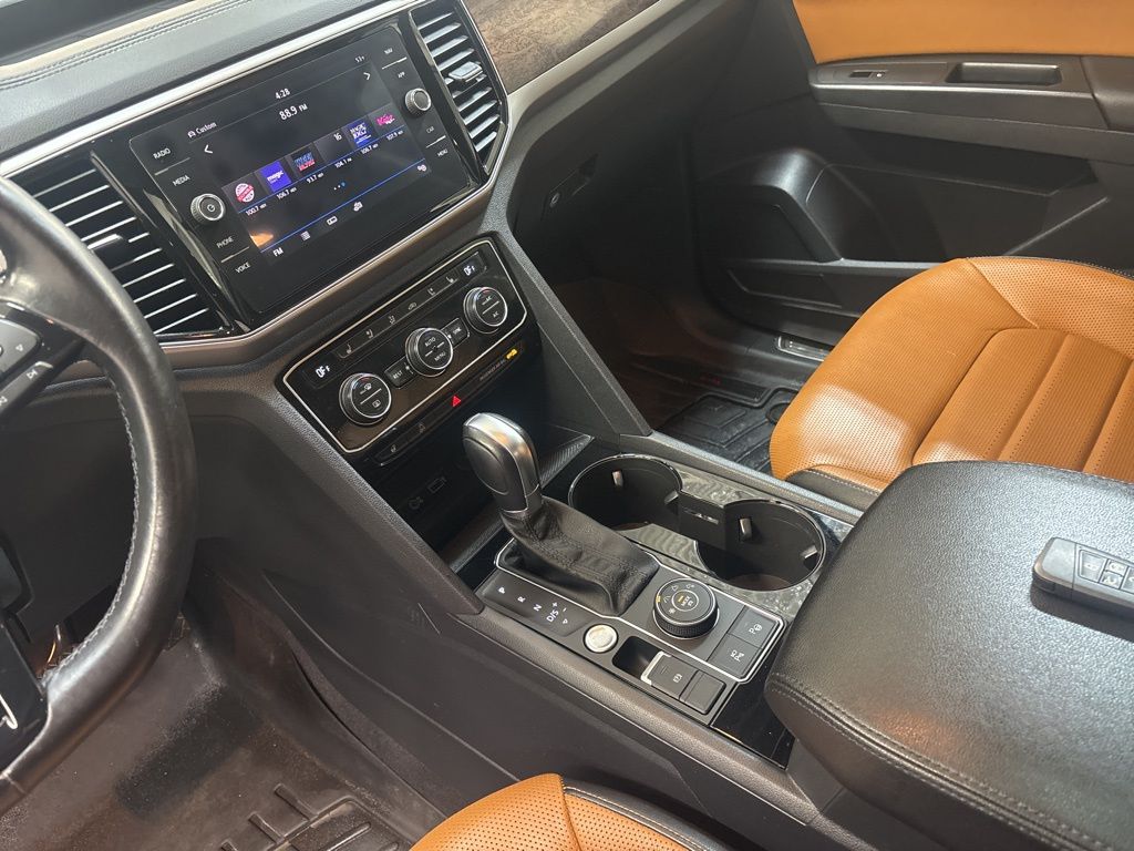 Thumbnail: 2018 Volkswagen Atlas - 14