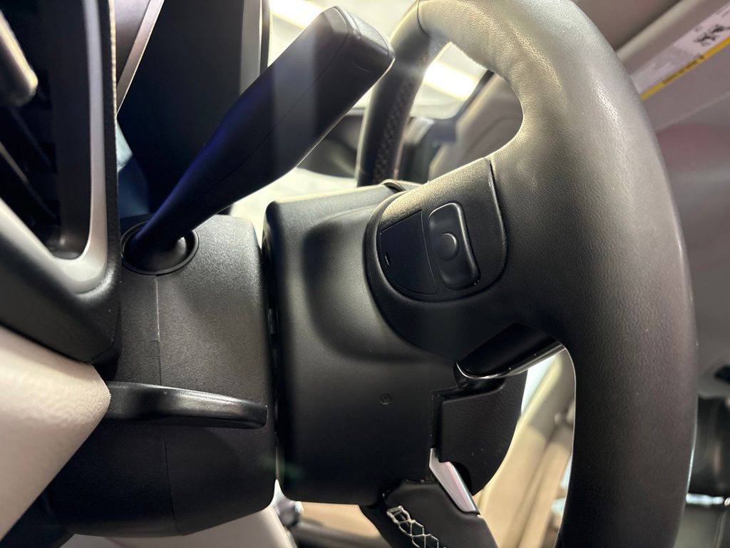 Thumbnail: 2023 Chrysler Pacifica - 24