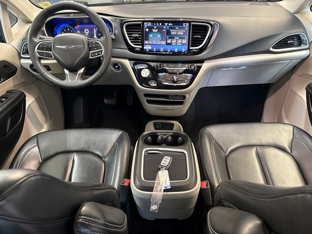 Thumbnail: 2023 Chrysler Pacifica - 12
