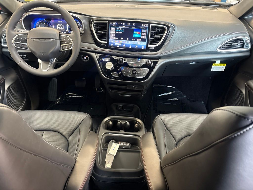 Thumbnail: 2027 Chrysler Pacifica - 13
