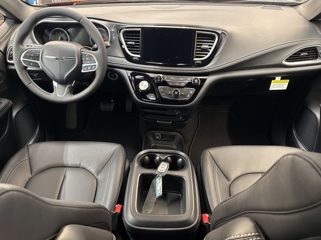 Thumbnail: 2026 Chrysler Pacifica - 11