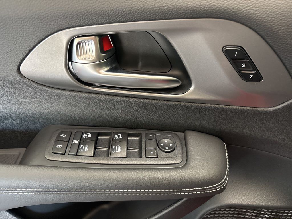Thumbnail: 2026 Chrysler Pacifica - 21