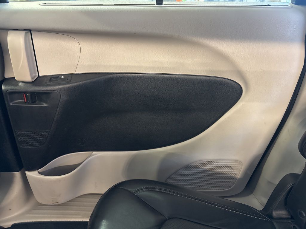 Thumbnail: 2023 Chrysler Pacifica - 34