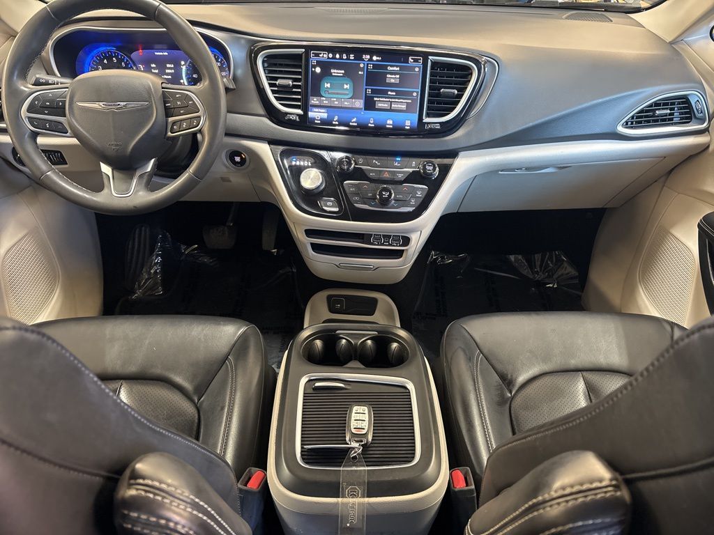 Thumbnail: 2023 Chrysler Pacifica - 12