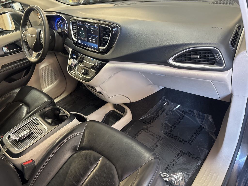 Thumbnail: 2023 Chrysler Pacifica - 13