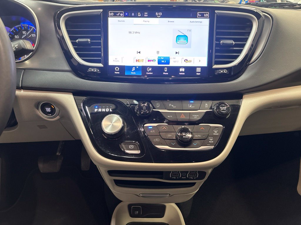 Thumbnail: 2024 Chrysler Pacifica - 13