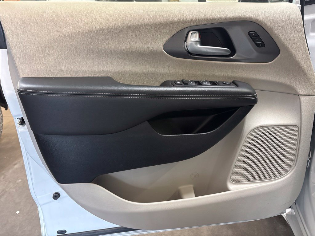 Thumbnail: 2024 Chrysler Pacifica - 20