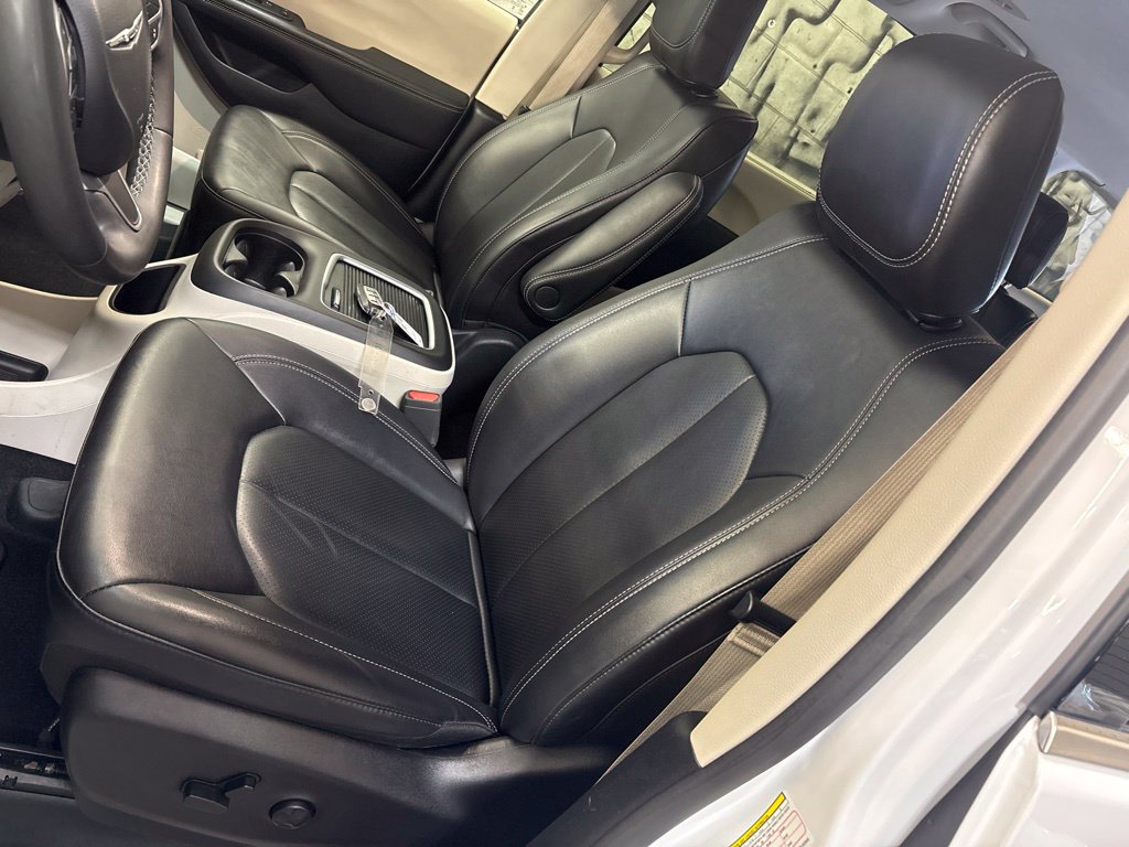 Thumbnail: 2024 Chrysler Pacifica - 9