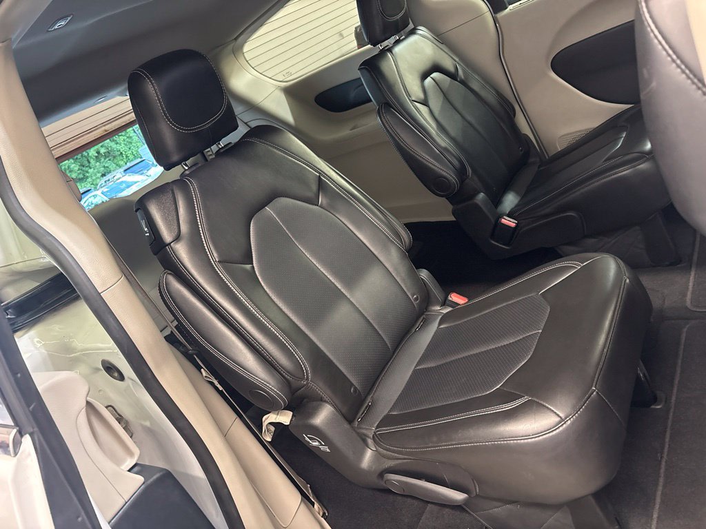 Thumbnail: 2024 Chrysler Pacifica - 10