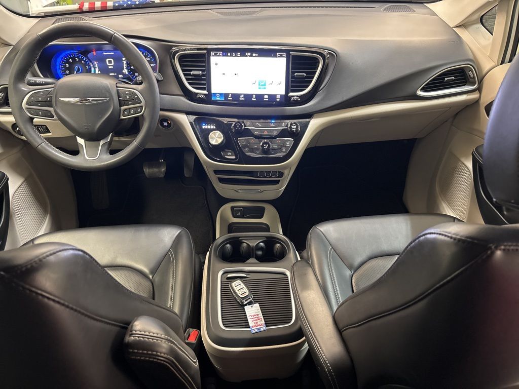 Thumbnail: 2023 Chrysler Pacifica - 13