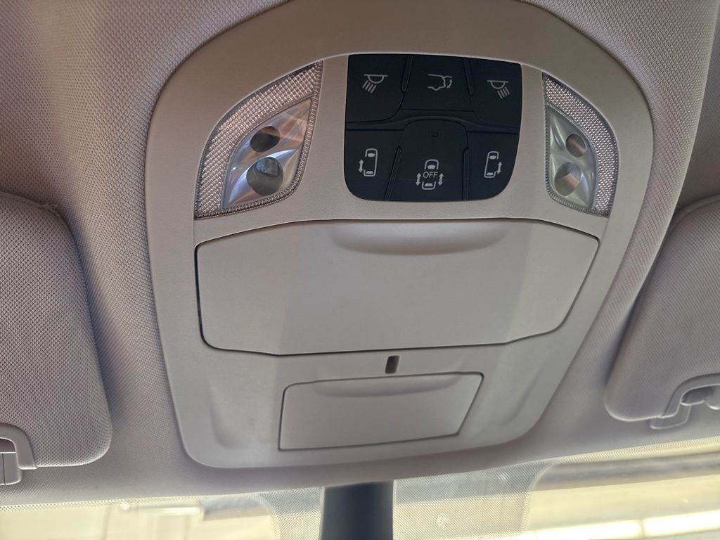 Thumbnail: 2023 Chrysler Pacifica - 28