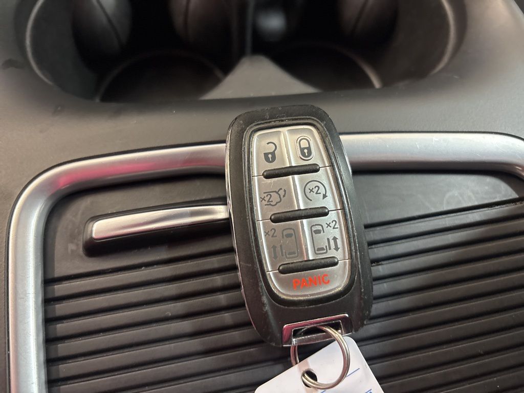 Thumbnail: 2023 Chrysler Pacifica - 27