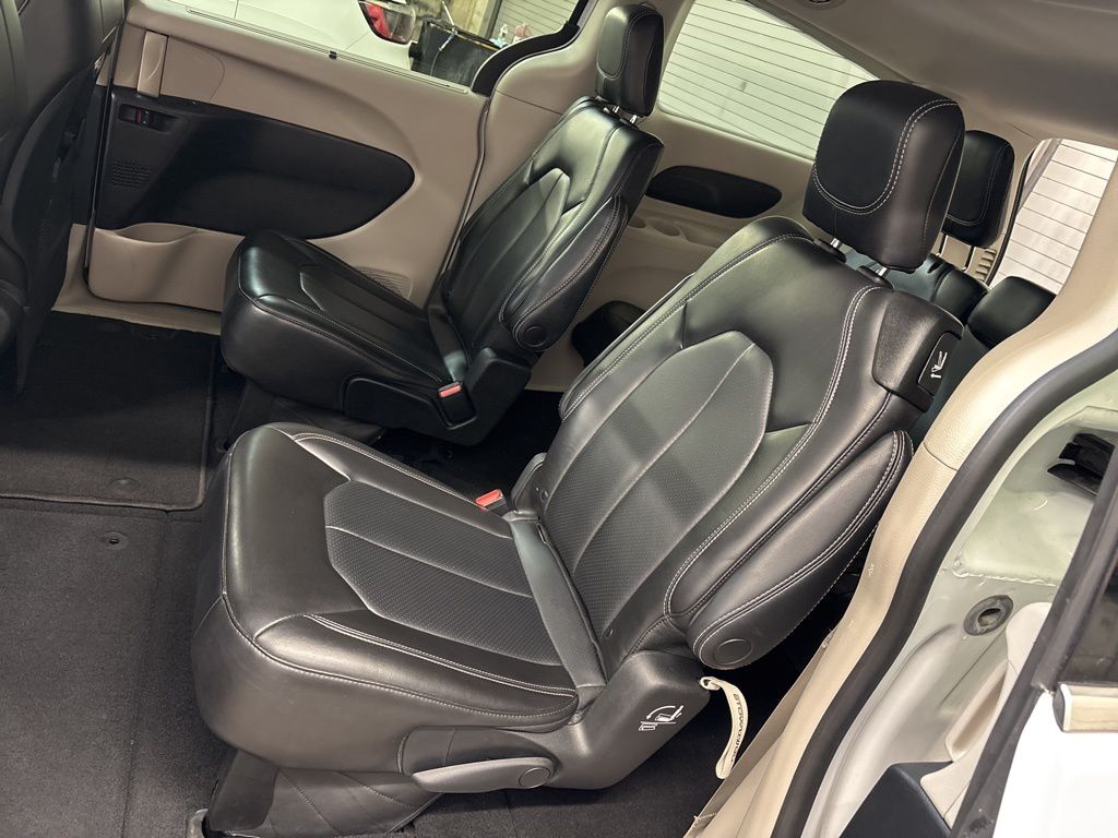 Thumbnail: 2023 Chrysler Pacifica - 31