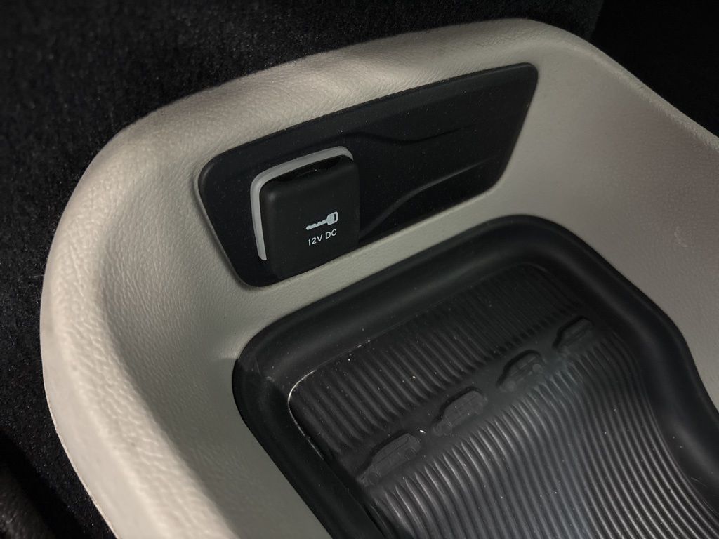 Thumbnail: 2023 Chrysler Pacifica - 17
