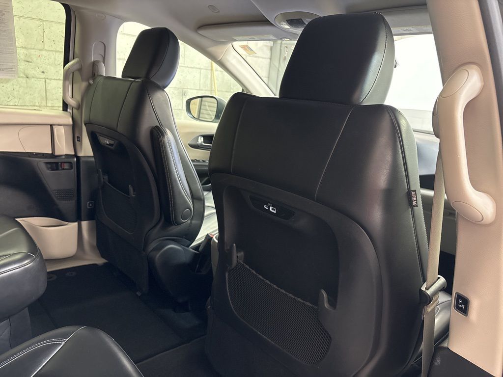 Thumbnail: 2023 Chrysler Pacifica - 38